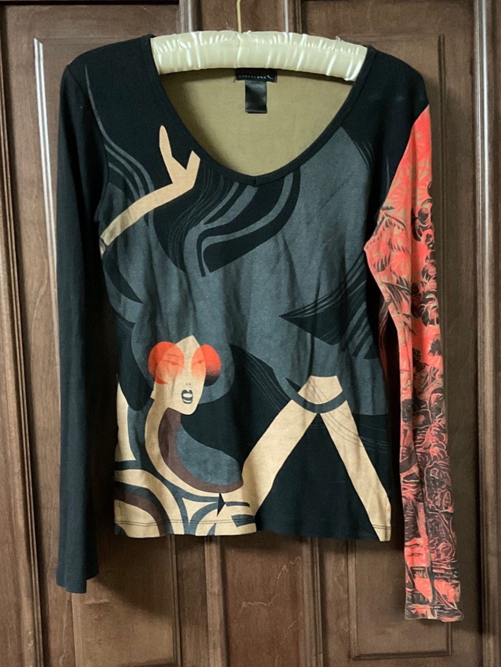 Custo Barcelona Black Long-Sleeve Graphic Top with Red Sleeve
